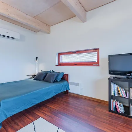 Keskuse Ja Ranna Vaheline In Between The Center&the Apartamento *