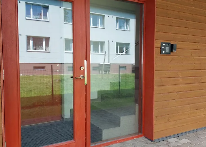 Keskuse Ja Ranna Vaheline In Between The Center&the Parnu