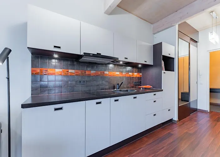 Apartment Keskuse Ja Ranna Vaheline In Between The Center&the Pärnu