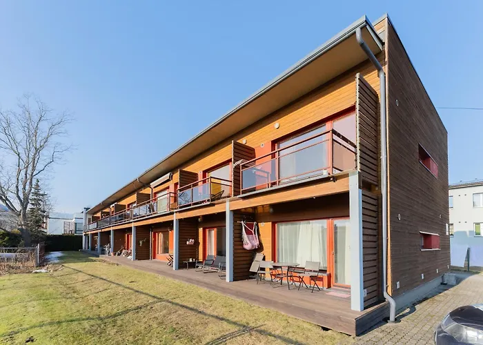 Keskuse Ja Ranna Vaheline In Between The Center&the *